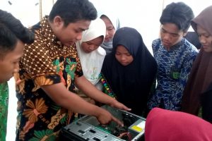 Bongkar Komputer MA Al Wathoniyah Cikedung